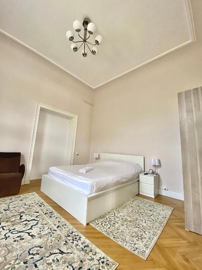 Km 0 Studio Bucarest Esterno foto