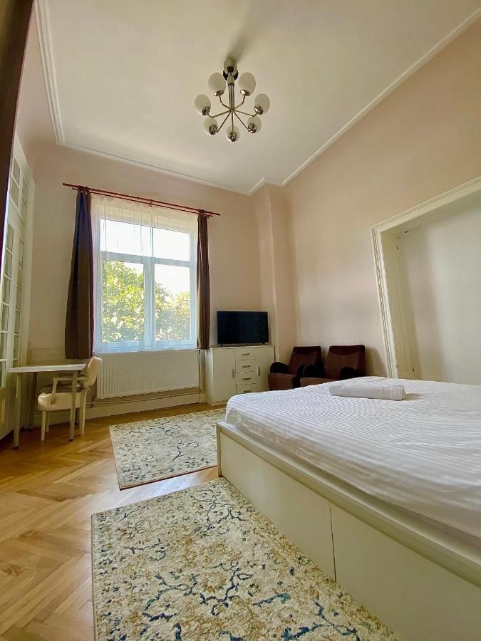 Km 0 Studio Bucarest Esterno foto